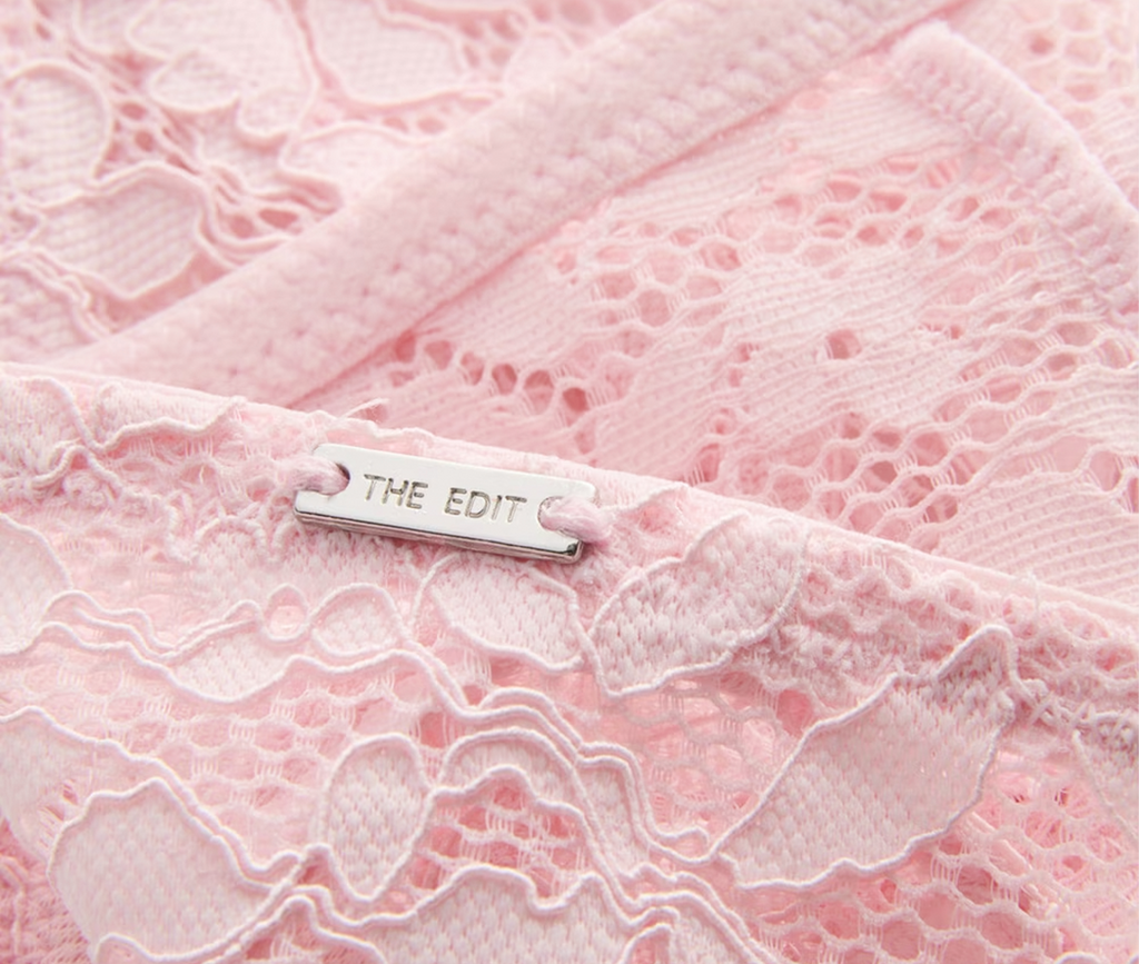 Tanga de encaje floral